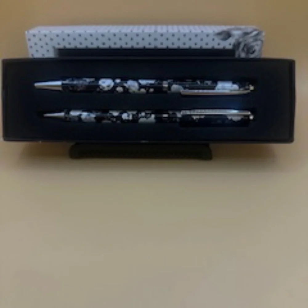 Kate Windgate Designs Black and White 2 pens-NWOT